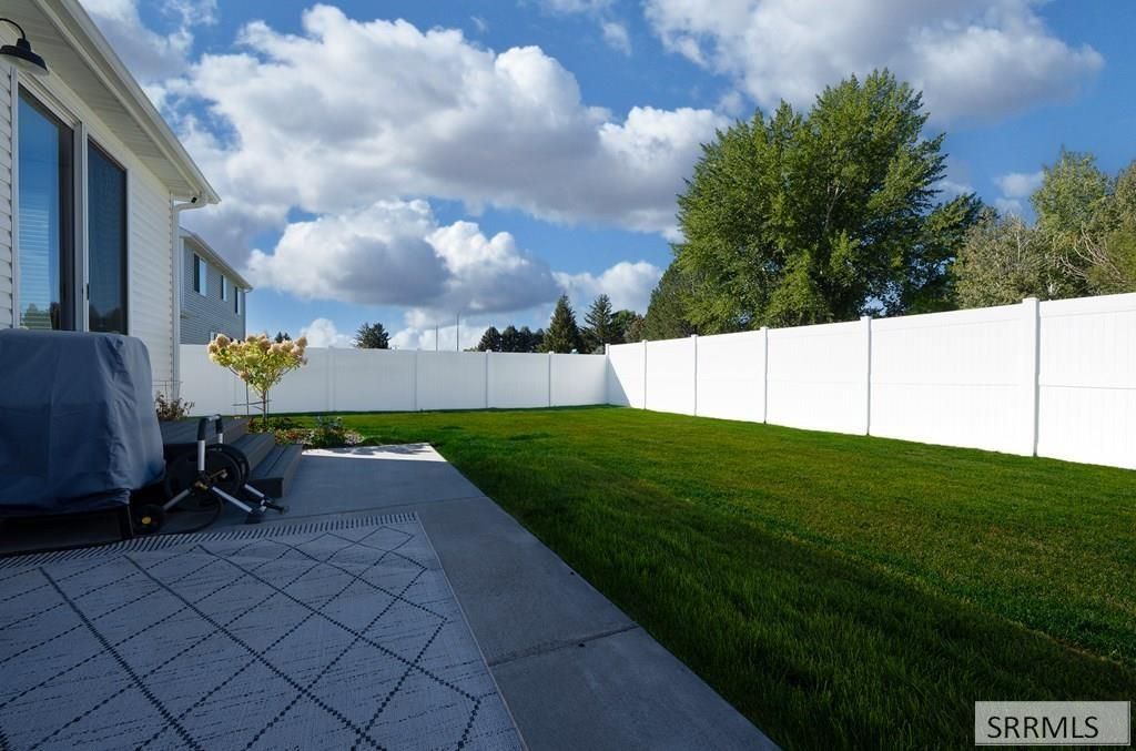 Image 24 of property listing at 1458 N 805 E, Shelley, ID 83274