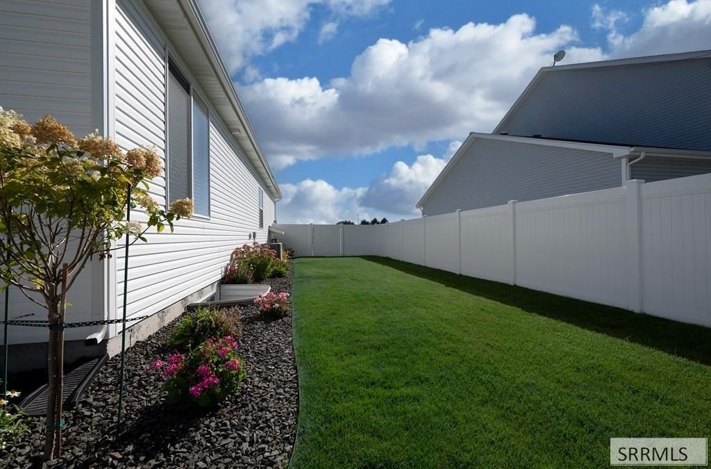 Image 25 of property listing at 1458 N 805 E, Shelley, ID 83274