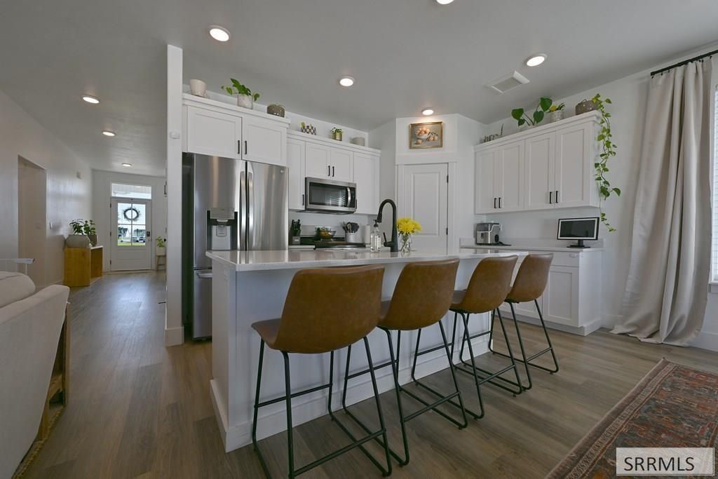 Image 5 of property listing at 1458 N 805 E, Shelley, ID 83274