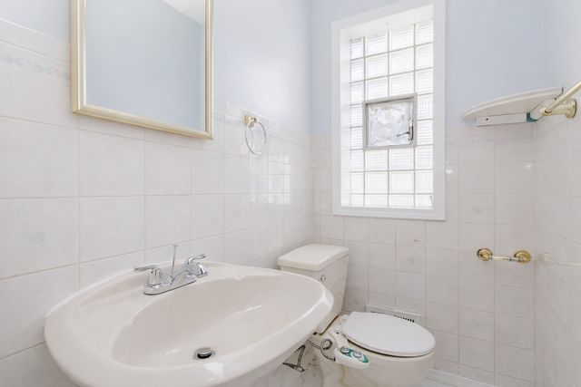 612 Maple Court 612, Mount Prospect, IL 60056