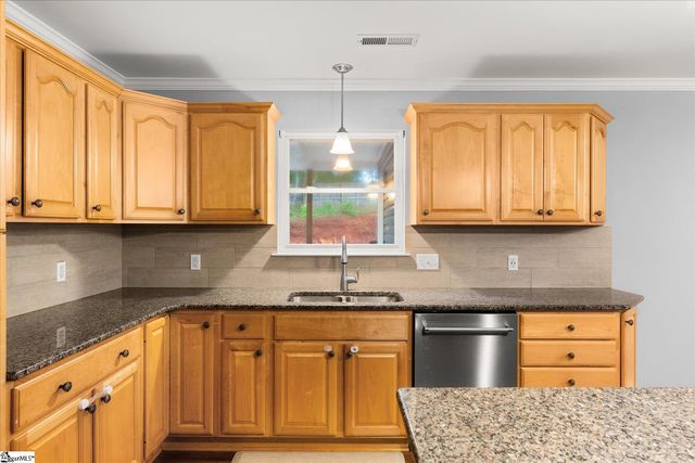 38 Jesse Court, Taylors, SC 29687