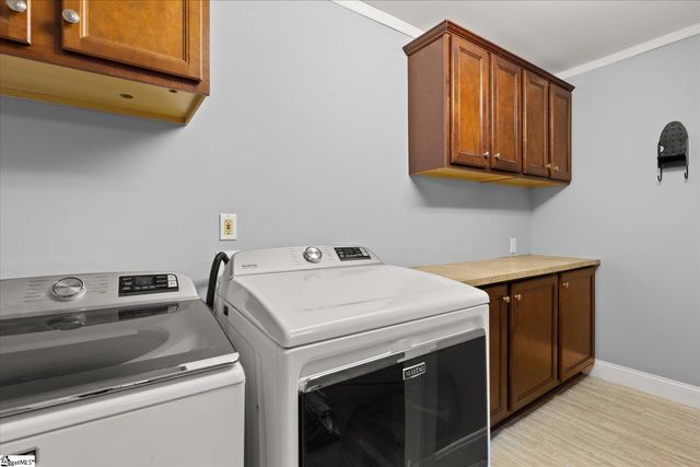 38 Jesse Court, Taylors, SC 29687