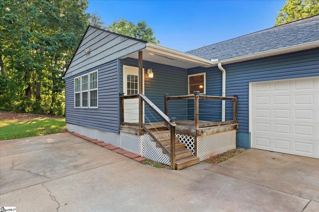 38 Jesse Court, Taylors, SC 29687