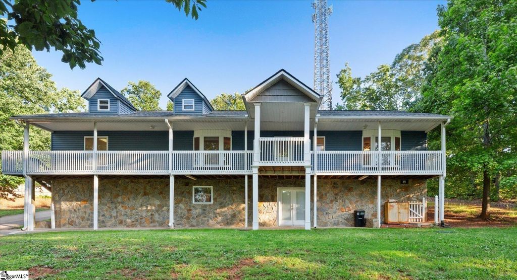 38 Jesse Court, Taylors, SC 29687