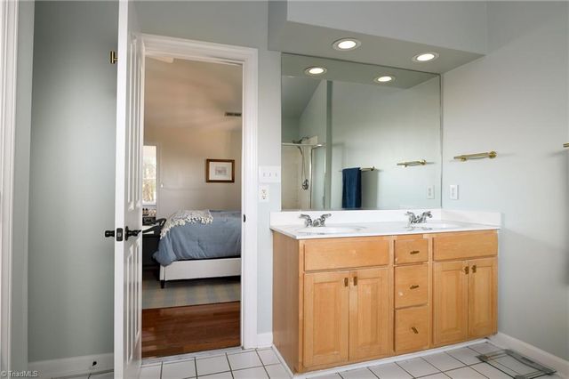 3007 Deercroft Lane, Clemmons, NC 27012