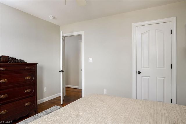 3007 Deercroft Lane, Clemmons, NC 27012