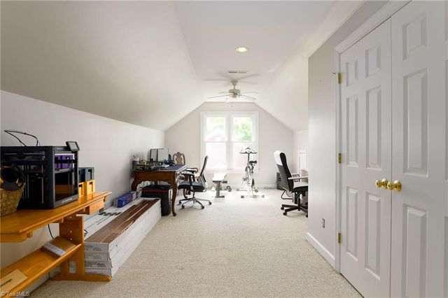 3007 Deercroft Lane, Clemmons, NC 27012