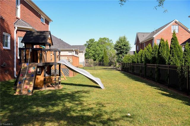 3007 Deercroft Lane, Clemmons, NC 27012
