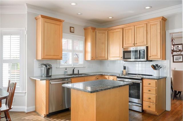 3007 Deercroft Lane, Clemmons, NC 27012