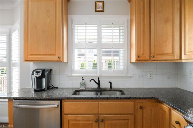 3007 Deercroft Lane, Clemmons, NC 27012