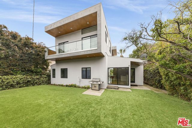 11367 Elderwood Street, Los Angeles, CA 90049
