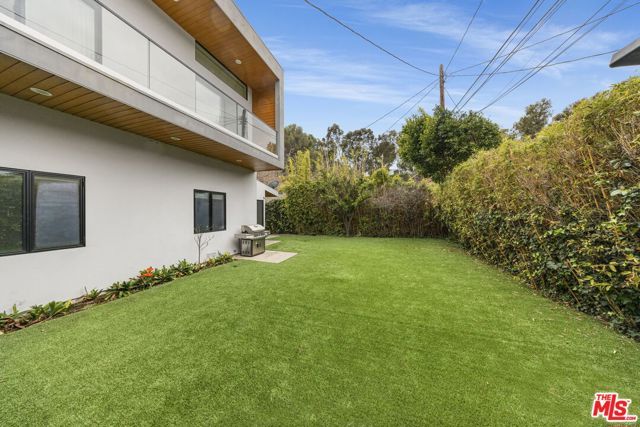 11367 Elderwood Street, Los Angeles, CA 90049