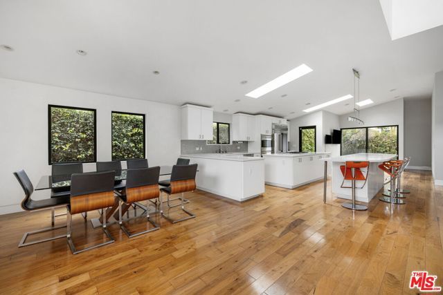 11367 Elderwood Street, Los Angeles, CA 90049
