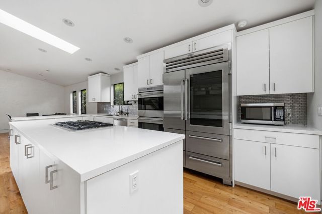11367 Elderwood Street, Los Angeles, CA 90049