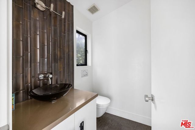 11367 Elderwood Street, Los Angeles, CA 90049