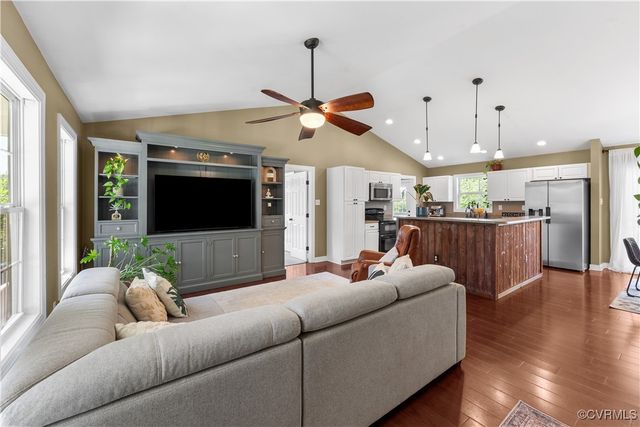 201 School Rd, Dillwyn, VA 23936