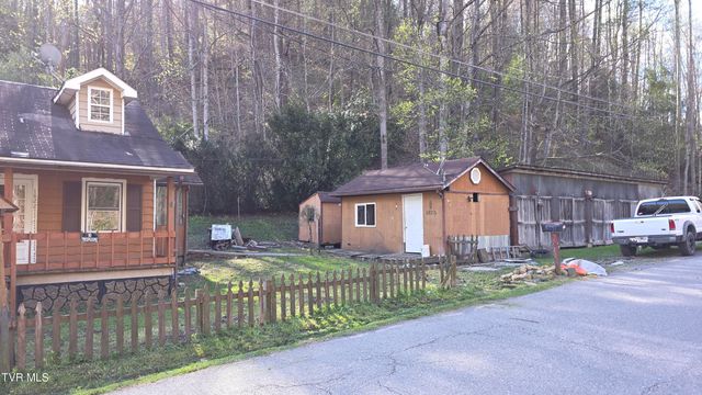 1822 Derby, Appalachia, VA 24216
