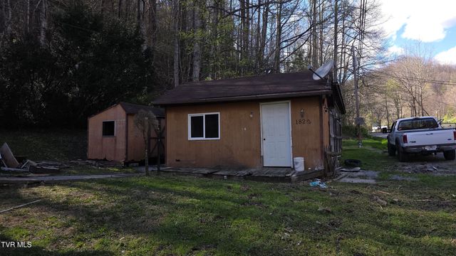 1822 Derby, Appalachia, VA 24216