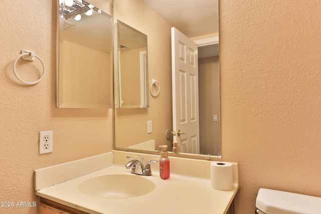 6759 N 77th Drive, Glendale, AZ 85303