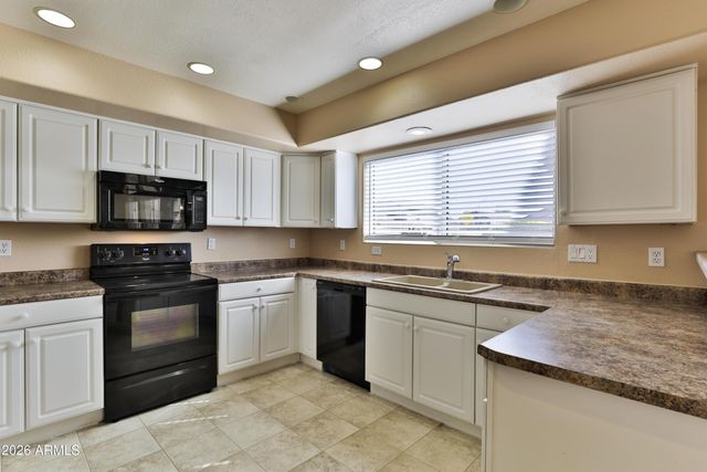 6759 N 77th Drive, Glendale, AZ 85303