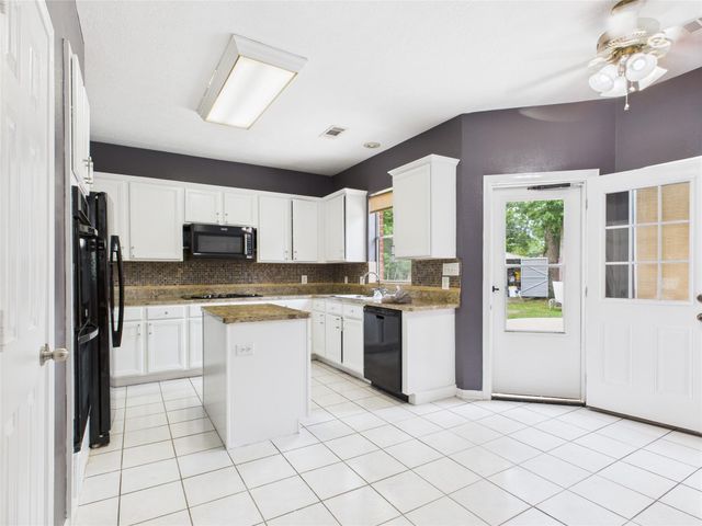 7107 Seminole Street, Baytown, TX 77521