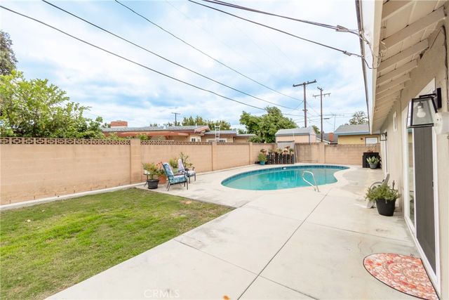 122 N Carousel, Anaheim, CA 92806