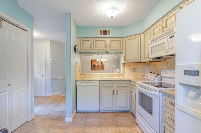 336 Melrose Drive 10C, Richardson, TX 75080