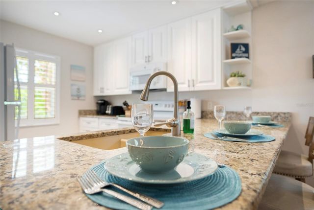 2051 ROSELAWN STREET, Sarasota, FL 34231