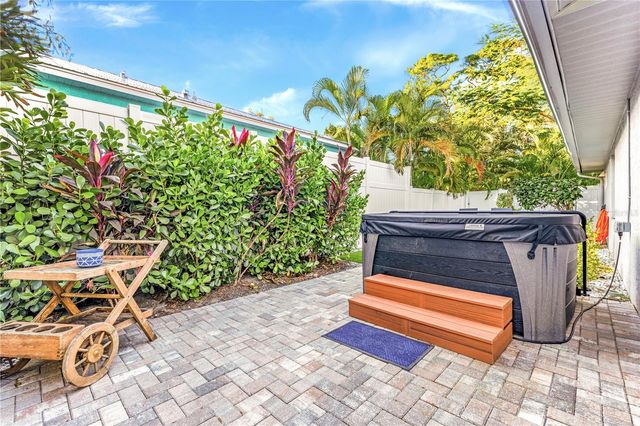 2051 ROSELAWN STREET, Sarasota, FL 34231