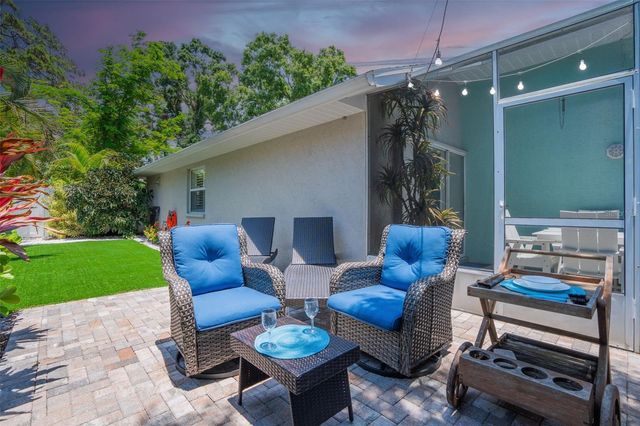 2051 ROSELAWN STREET, Sarasota, FL 34231