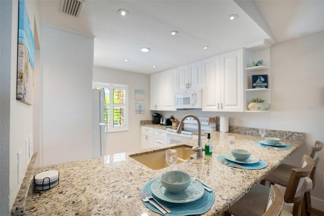 2051 ROSELAWN STREET, Sarasota, FL 34231