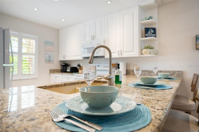 2051 ROSELAWN STREET, Sarasota, FL 34231