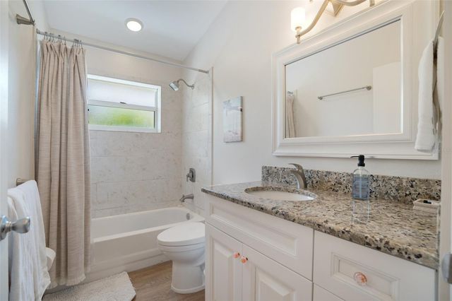 2051 ROSELAWN STREET, Sarasota, FL 34231