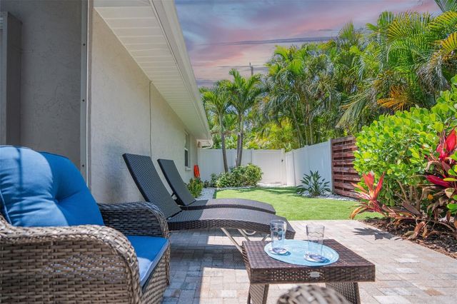 2051 ROSELAWN STREET, Sarasota, FL 34231