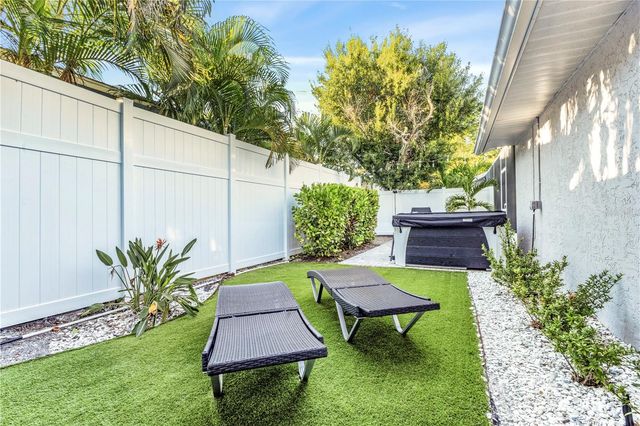 2051 ROSELAWN STREET, Sarasota, FL 34231