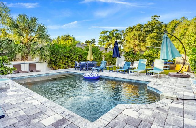 2051 ROSELAWN STREET, Sarasota, FL 34231