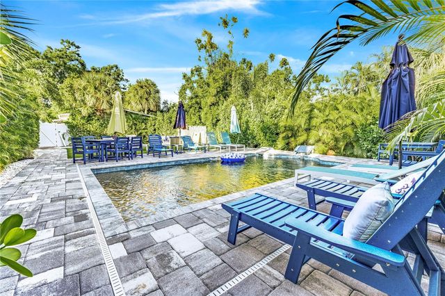 2051 ROSELAWN STREET, Sarasota, FL 34231