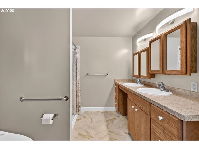 9016 Ne 11TH St, Vancouver, WA 98664