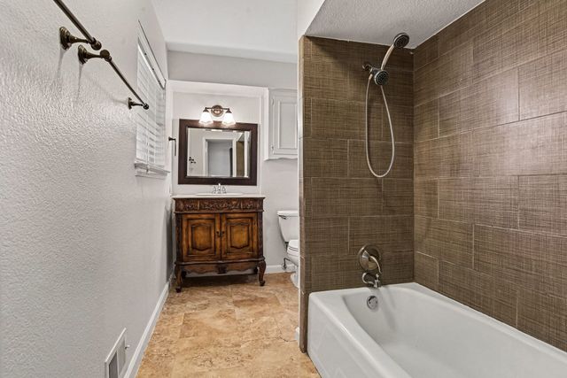 4915 Hovenkamp Drive, Dallas, TX 75227