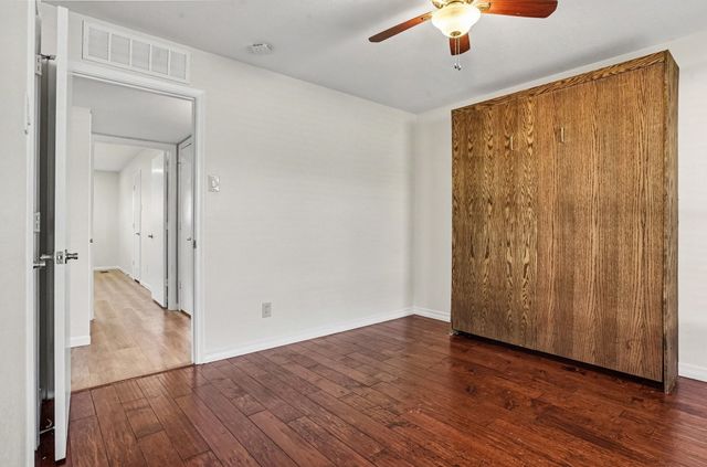 4915 Hovenkamp Drive, Dallas, TX 75227