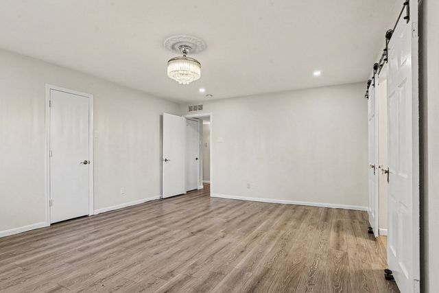 4915 Hovenkamp Drive, Dallas, TX 75227