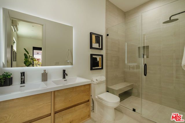 1343 S Ogden Drive C, Los Angeles, CA 90019