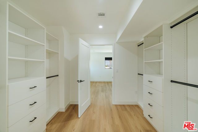 1343 S Ogden Drive C, Los Angeles, CA 90019