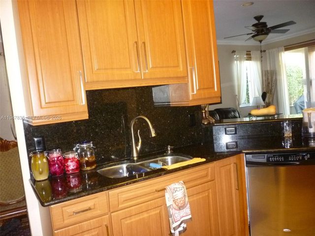 644 Conservation Dr, Weston, FL 33327