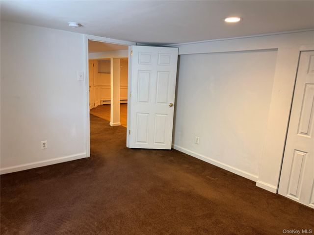 19 Laurel St, Centereach, NY 11720