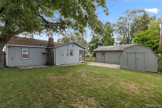 8483 Beatrice, Westland, MI 48185