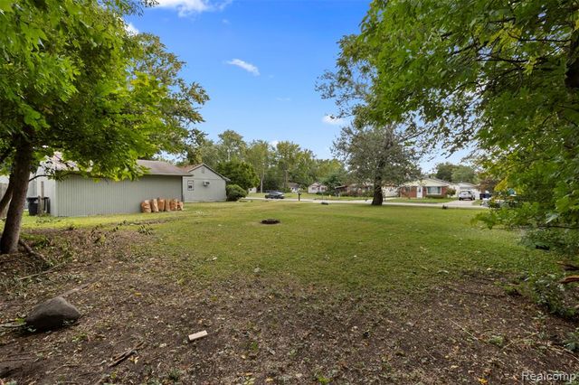 8483 Beatrice, Westland, MI 48185