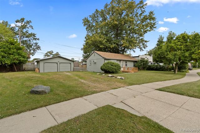 8483 Beatrice, Westland, MI 48185