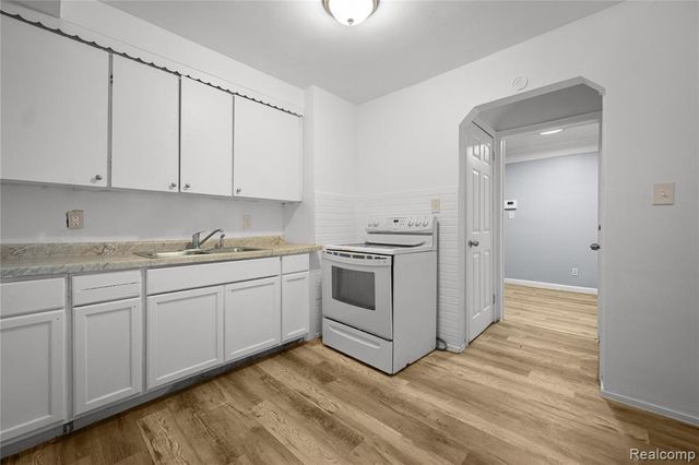 8626 Piedmont Street, Detroit, MI 48228