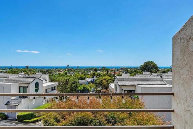 957 Hygeia Avenue, Encinitas, CA 92024